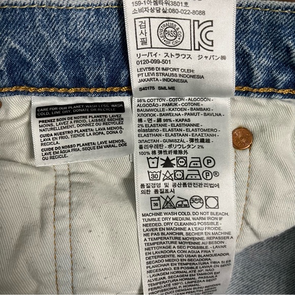 Levi's 512 Light Wash Slim Taper Jeans - Picture 8 of 9